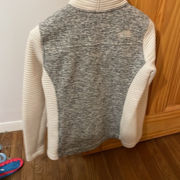 North face fleece jacket - Picture 3 of 6